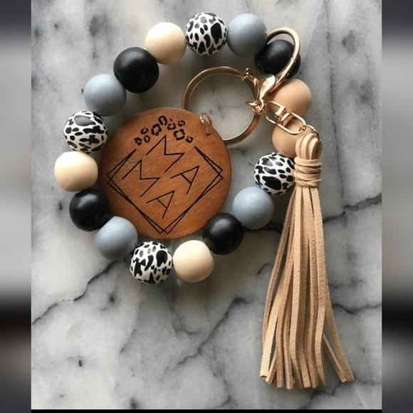 SHEIN Accessories - Letter Detail Round & Tassel Charm Fashionable Keychain